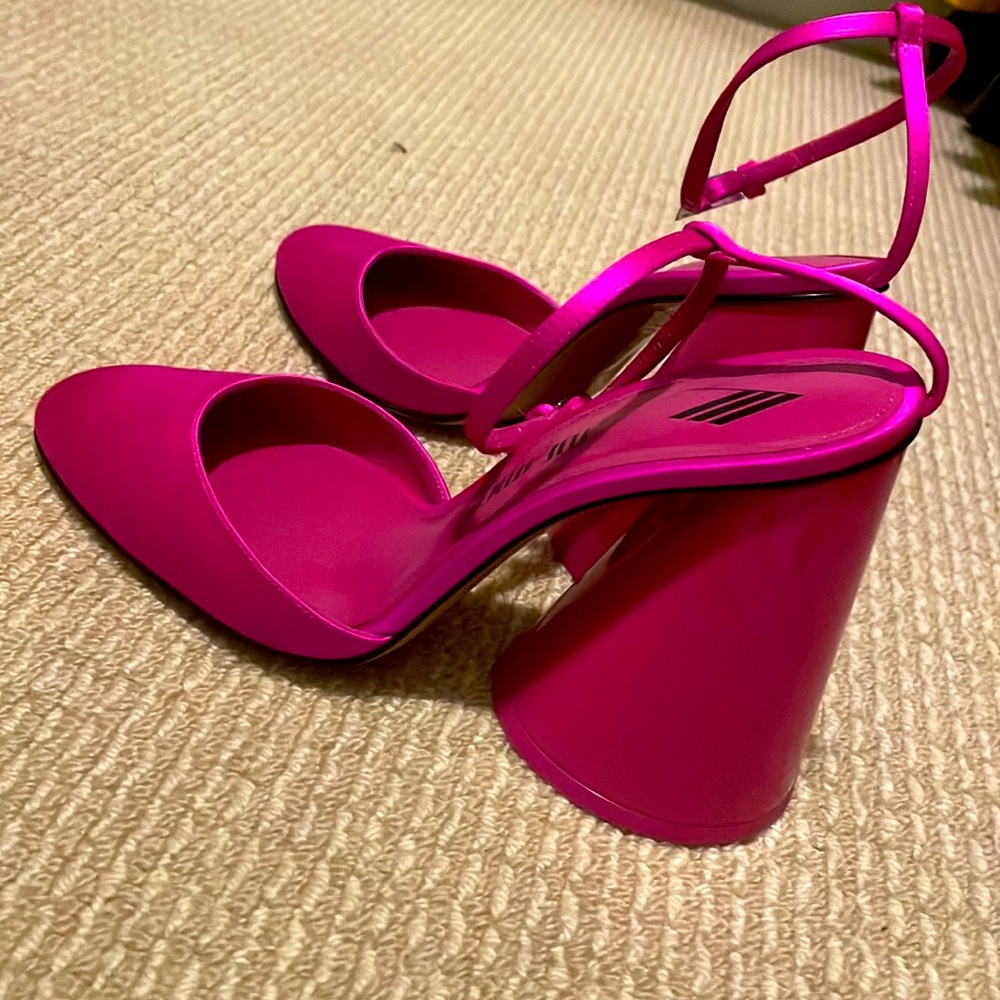 Attico LUZ SLINGBACK PUMP